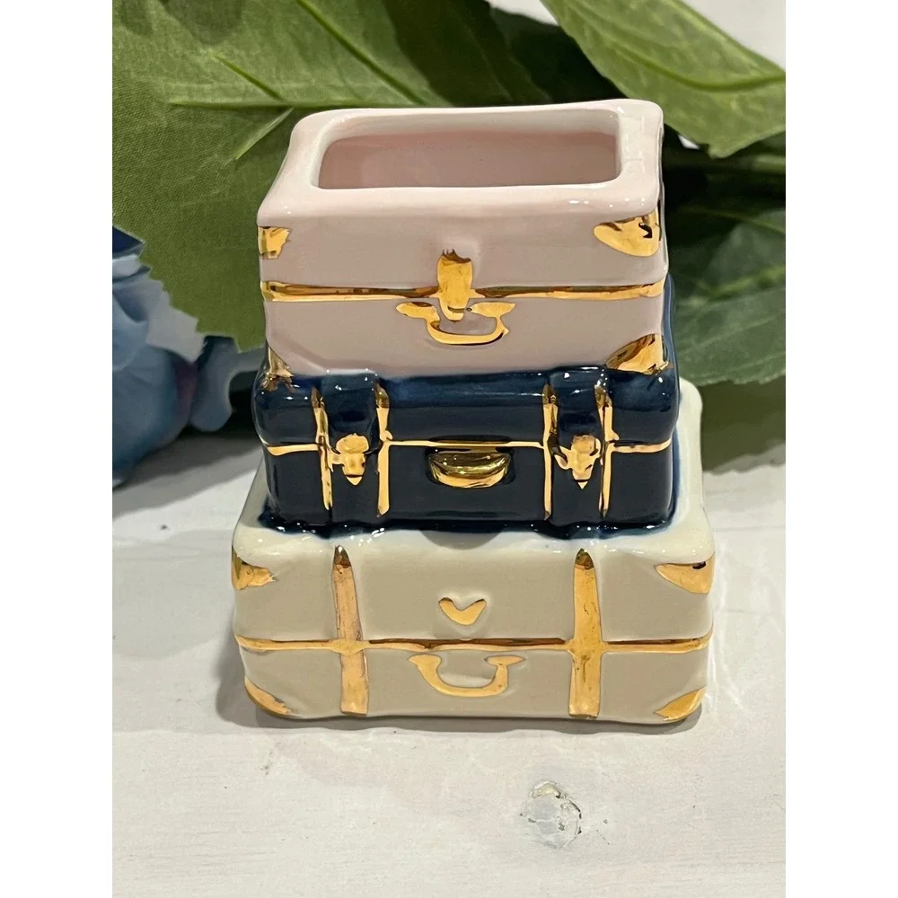 Kate Aspen Set Measuring Spoons, Salt Pepper shakers, Luggage makeup pen holder‎
